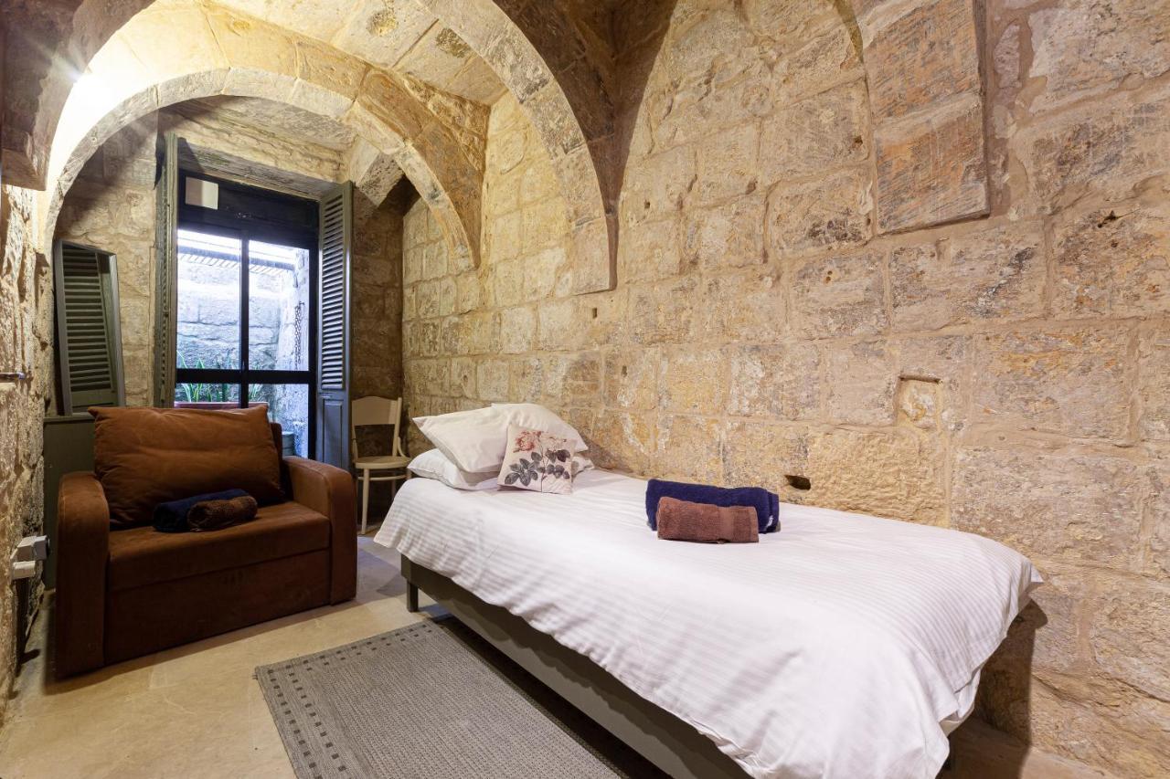 Brg34 - Historical Townhouse